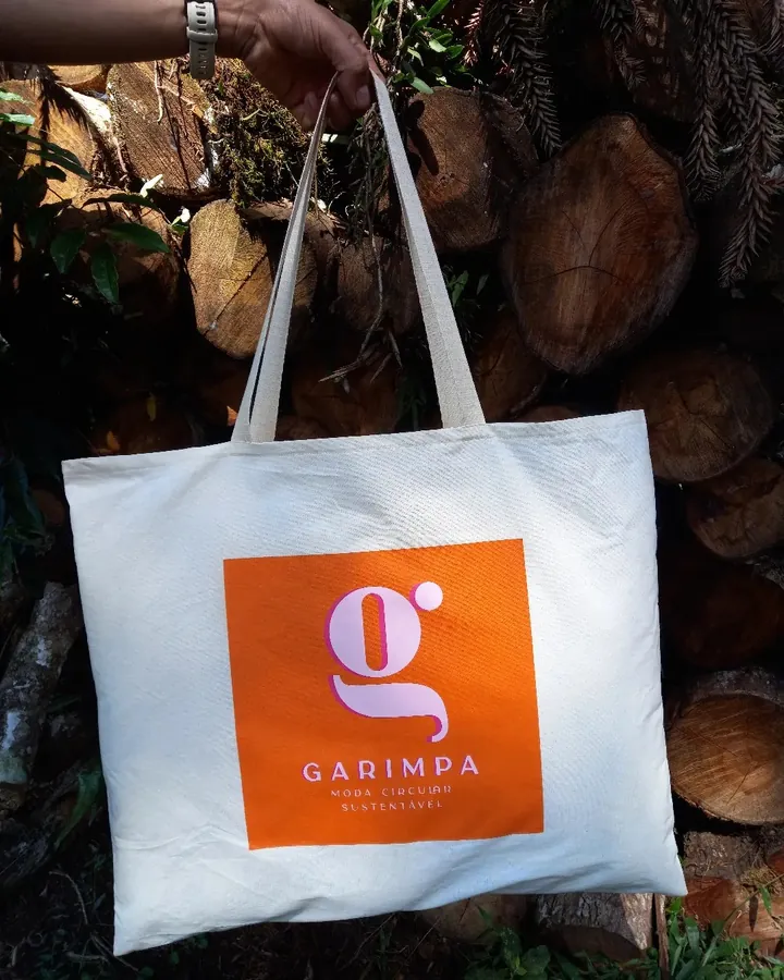 Ecobag personalizada com logo da Garimpa
